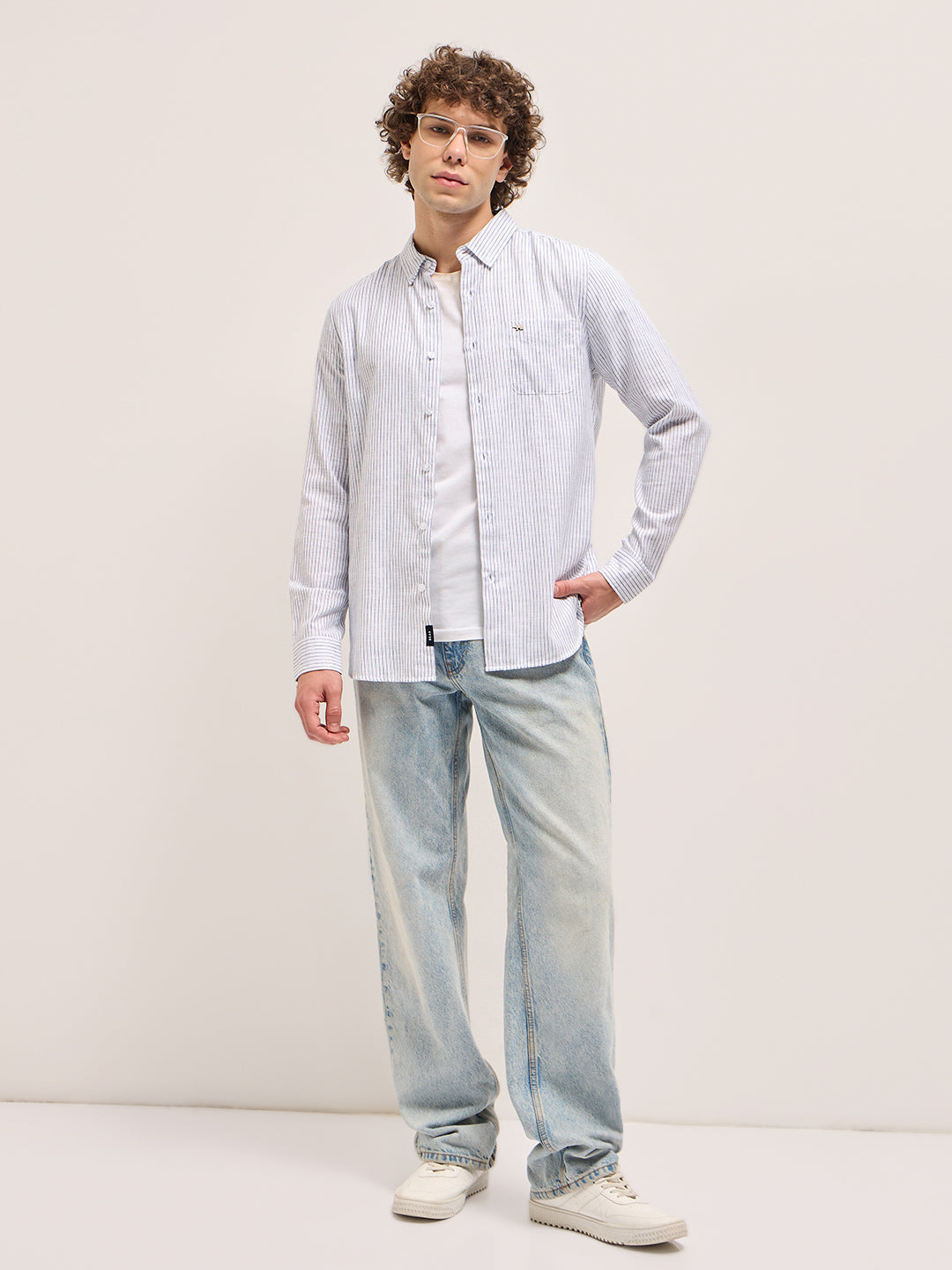 Men White Vertical Pin Stripes Slim Fit Casual Shirt