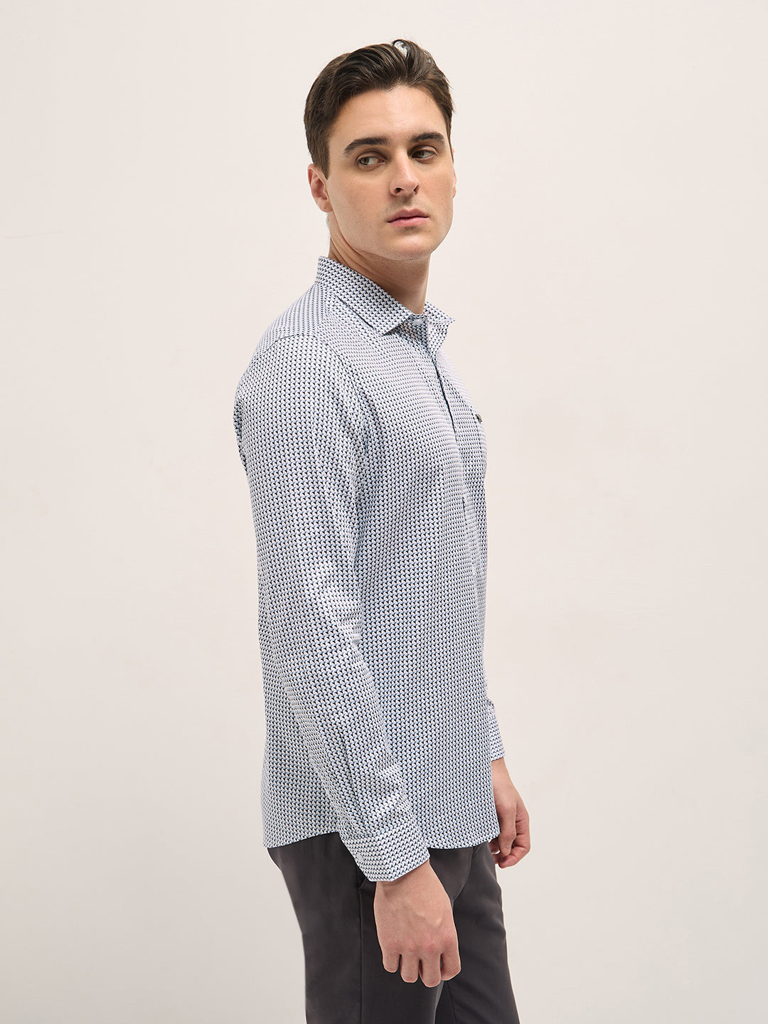 Men WhiteBlue Geometric Printed Tailored Fit Formal Shirt
