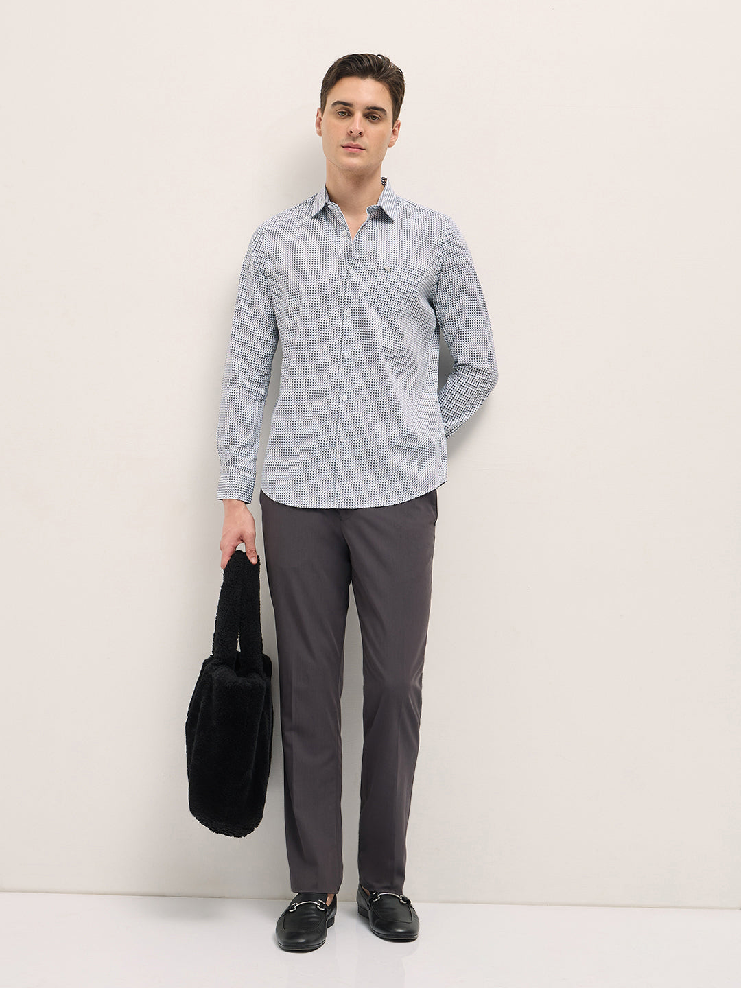 Men WhiteBlue Geometric Printed Tailored Fit Formal Shirt