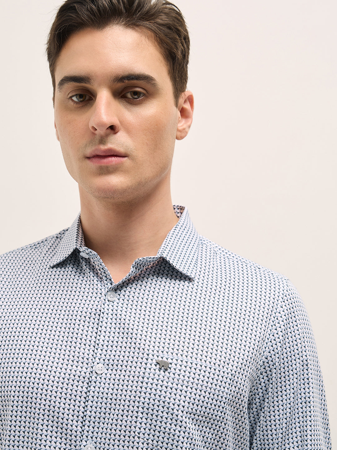 Men WhiteBlue Geometric Printed Tailored Fit Formal Shirt