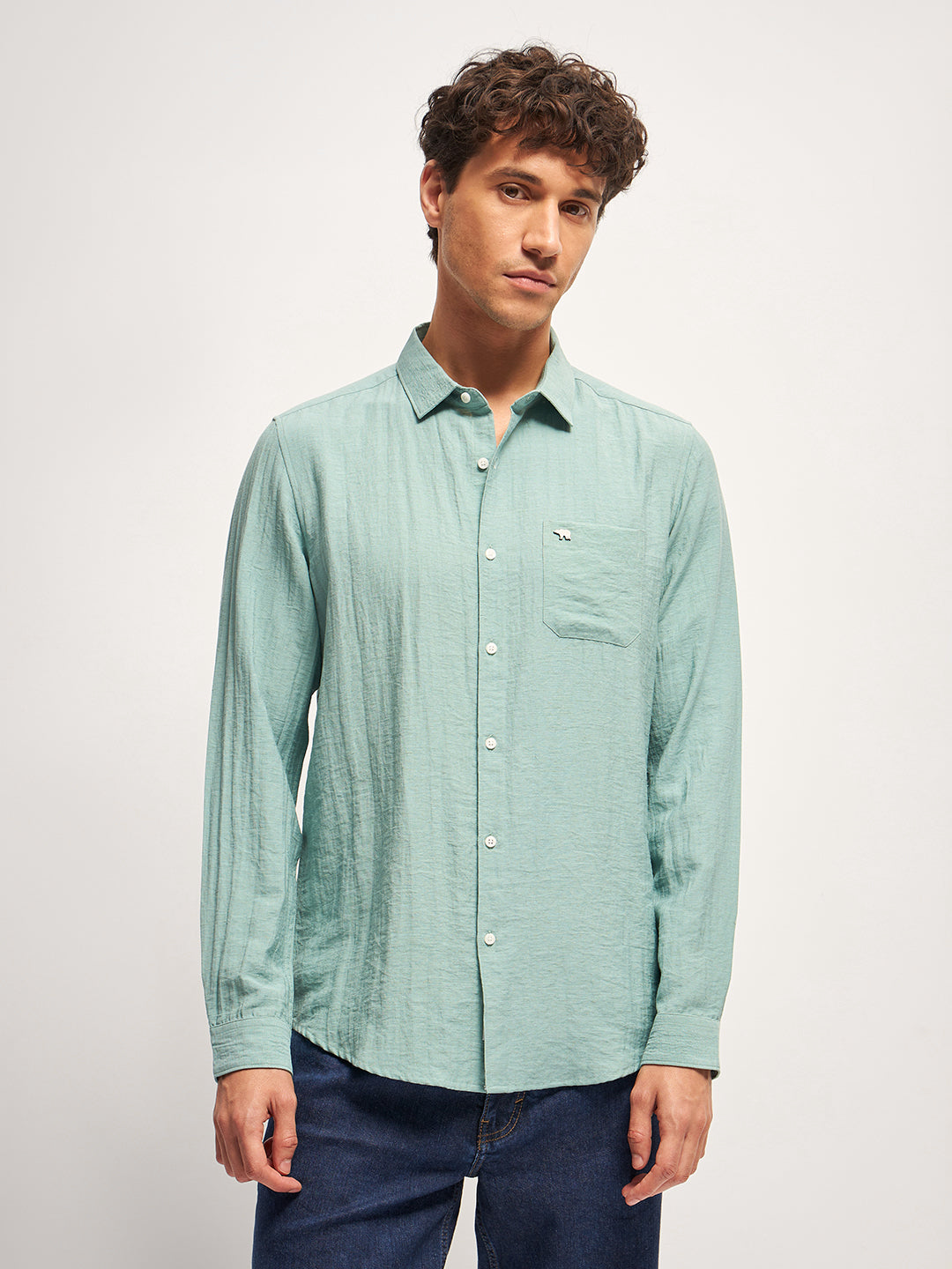Men Green Solid Slim Fit Casual Shirt
