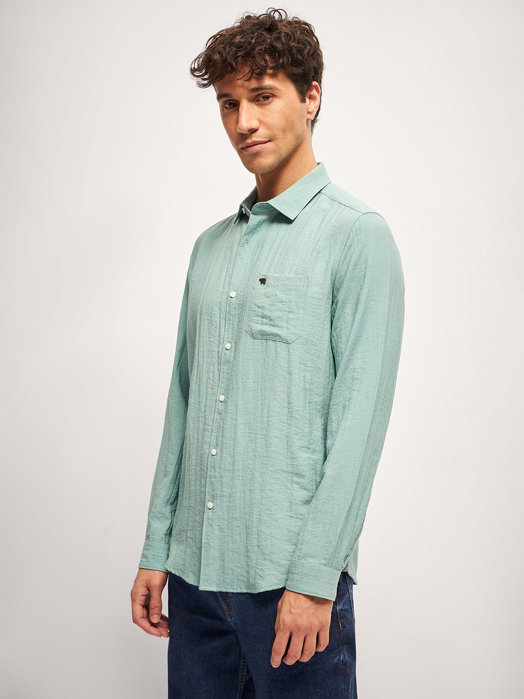 Men Green Solid Slim Fit Casual Shirt