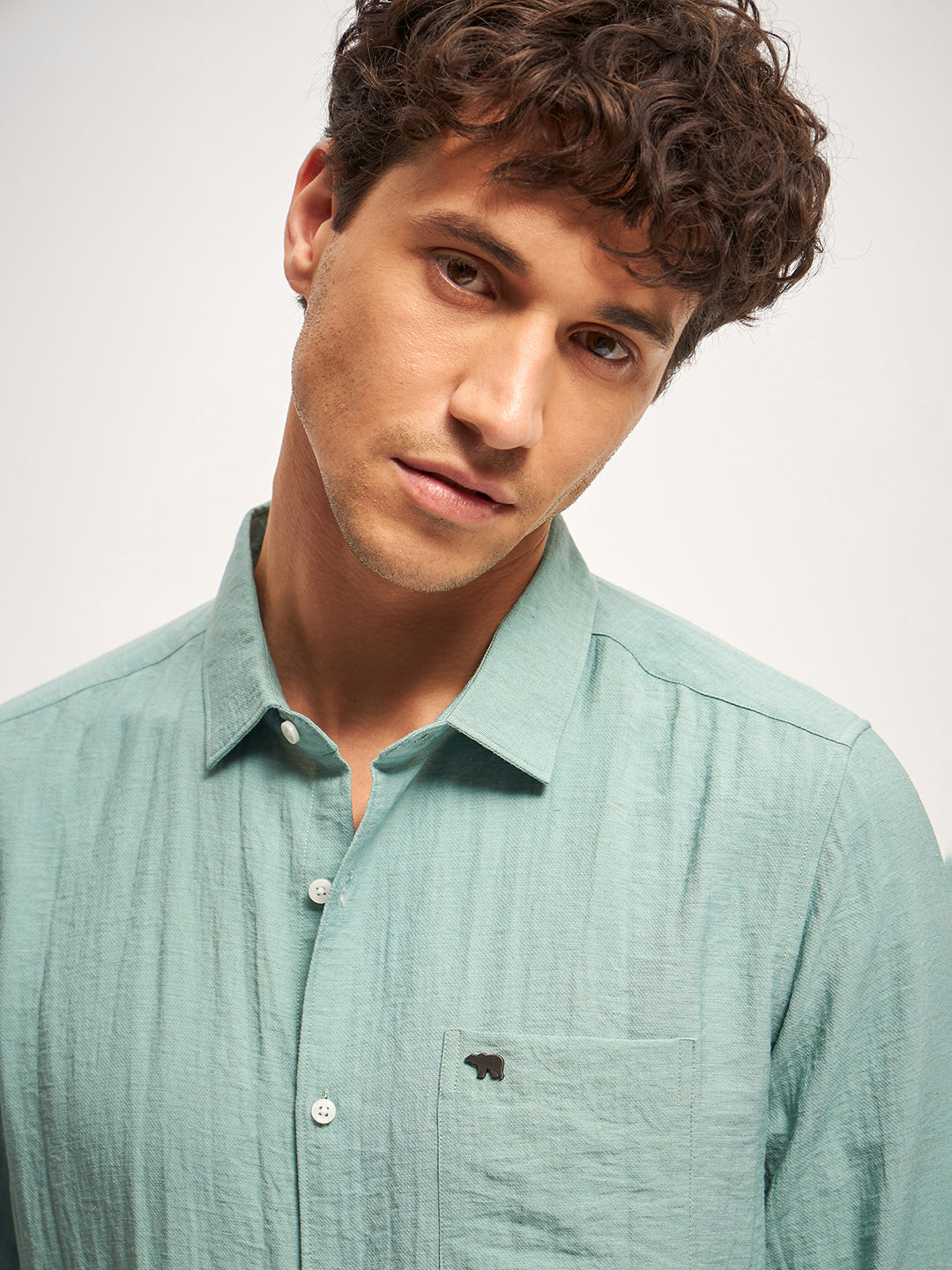 Men Green Solid Slim Fit Casual Shirt