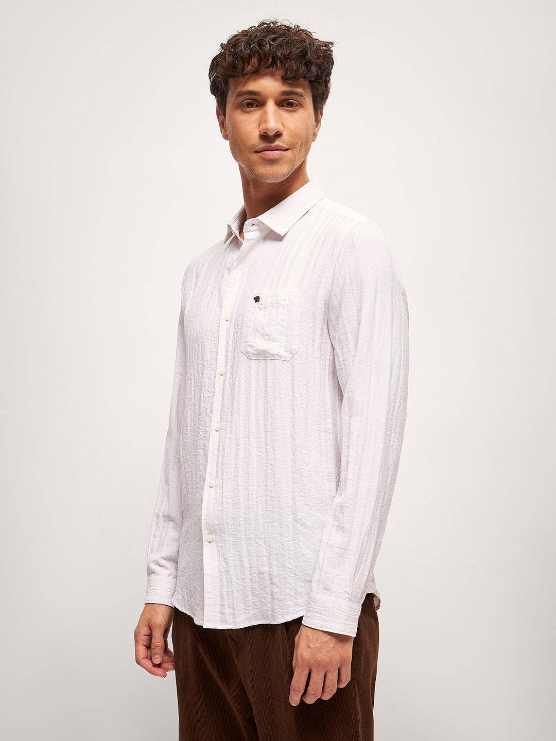 Men White Solid Slim Fit Casual Shirt