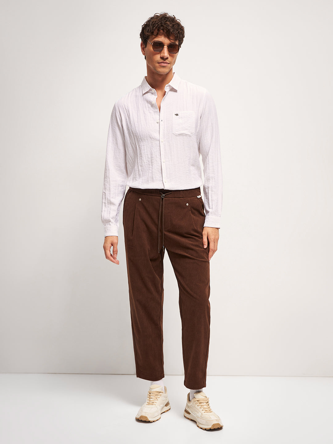 Men White Solid Slim Fit Casual Shirt