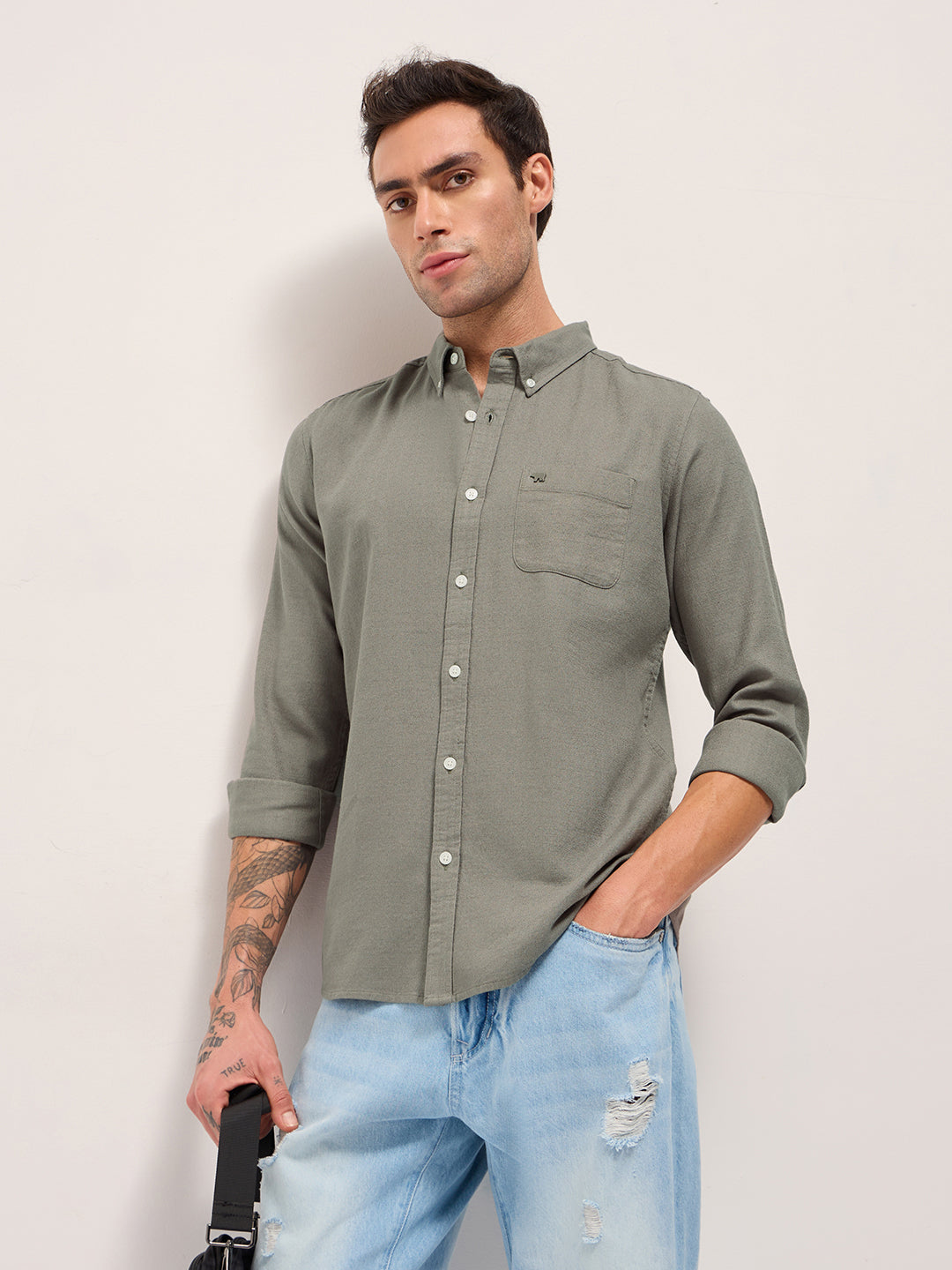 Men Green Solid Slim Fit Cotton Casual Shirt