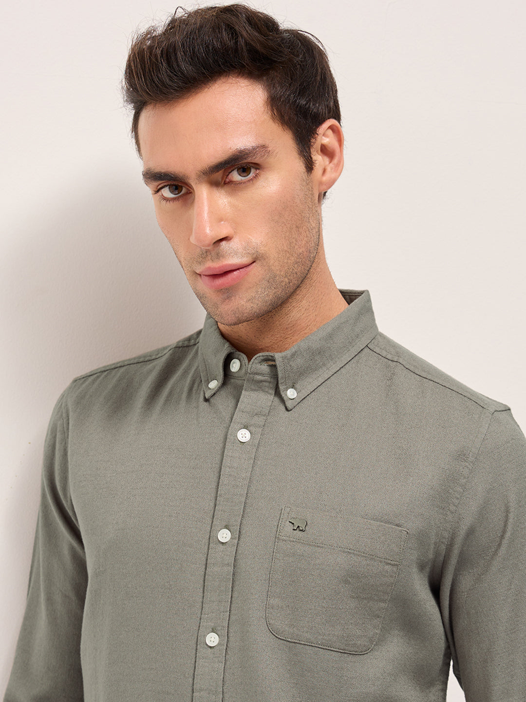 Men Green Solid Slim Fit Cotton Casual Shirt