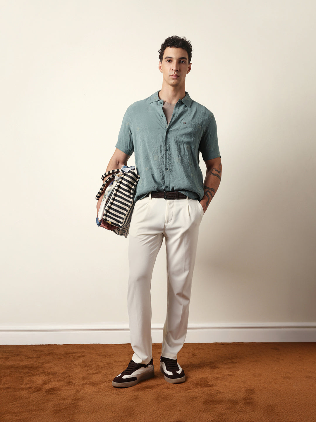 Men Modern Fit Casual Shirt