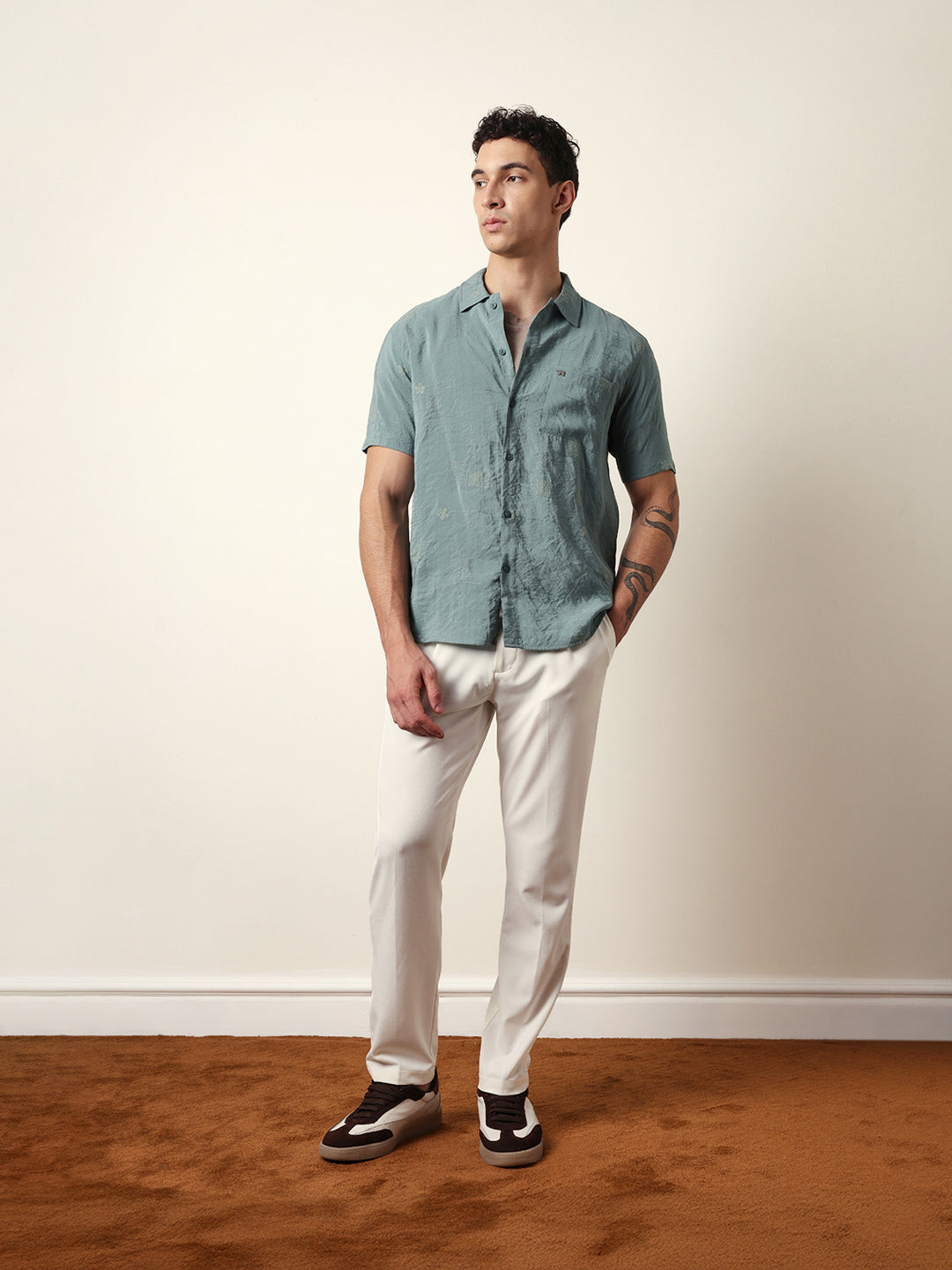 Men Modern Fit Casual Shirt