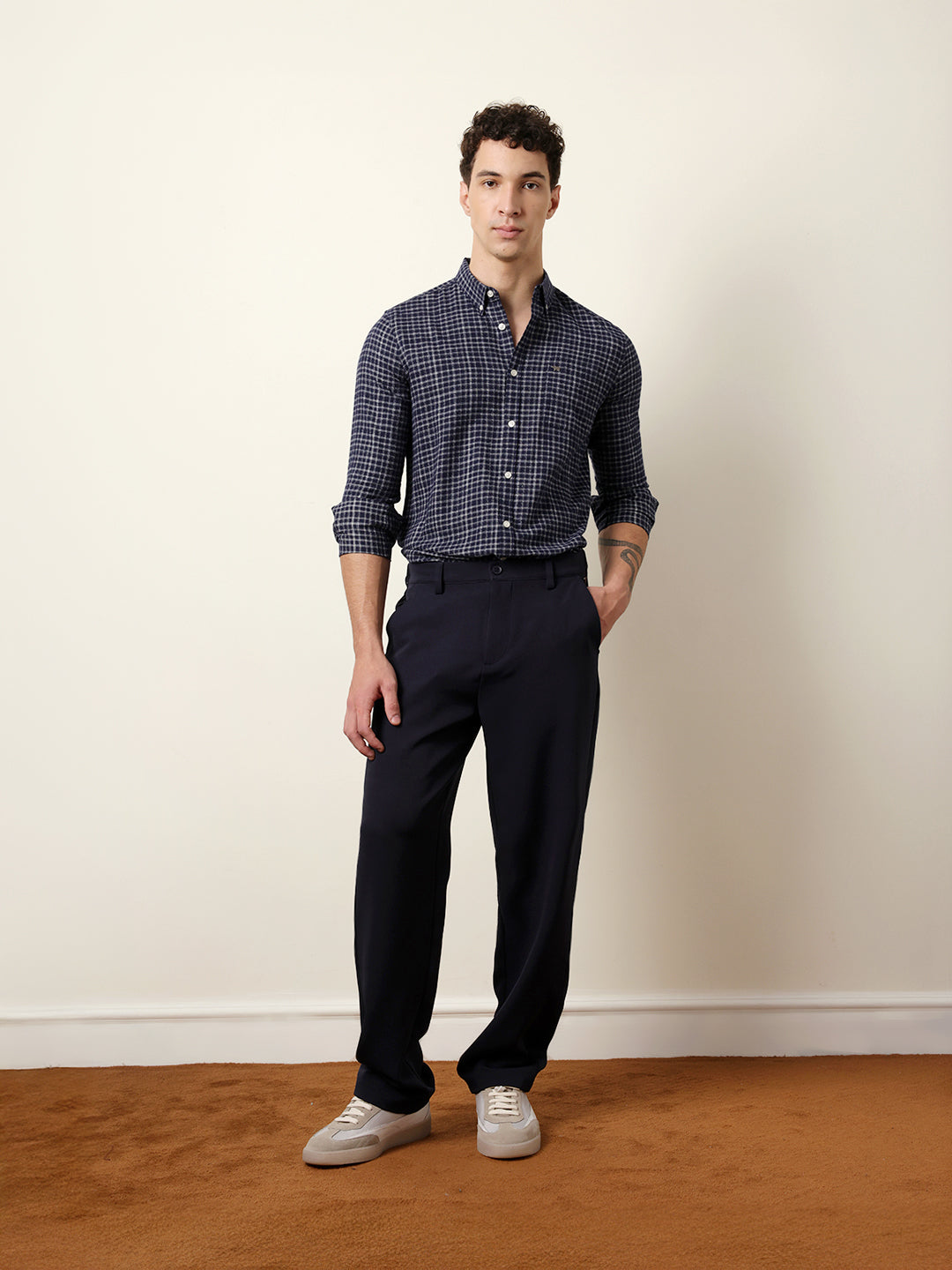 Men Checked Casual Full-Sleeve Shirt