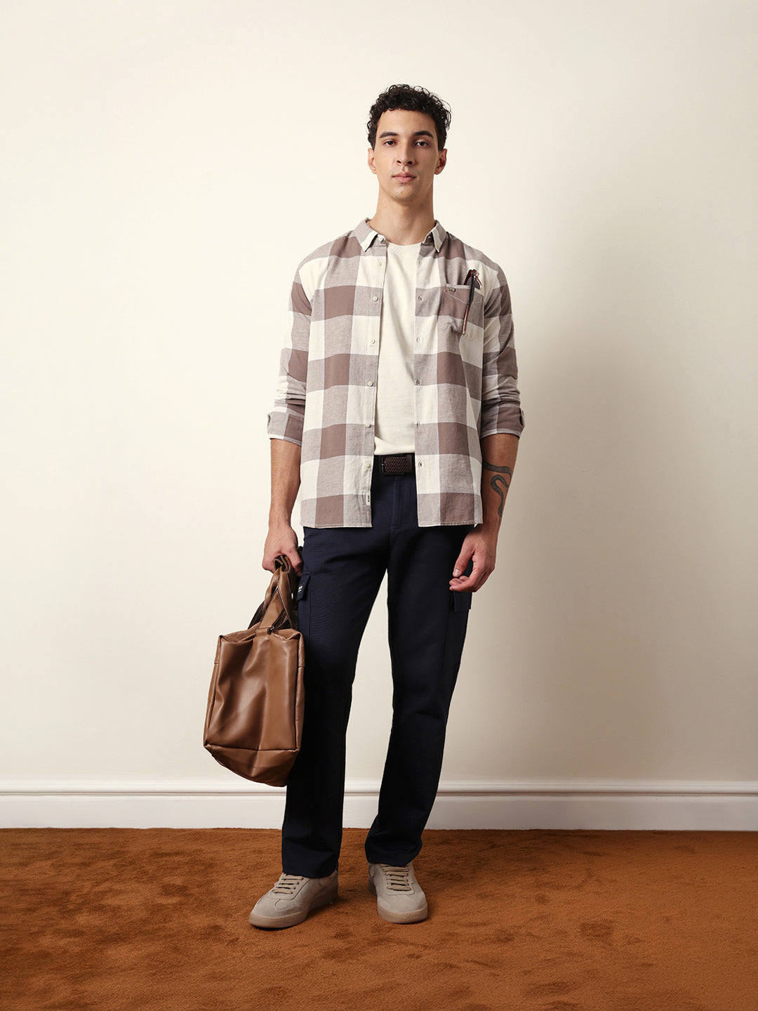 Men Modern Fit Casual Shirt