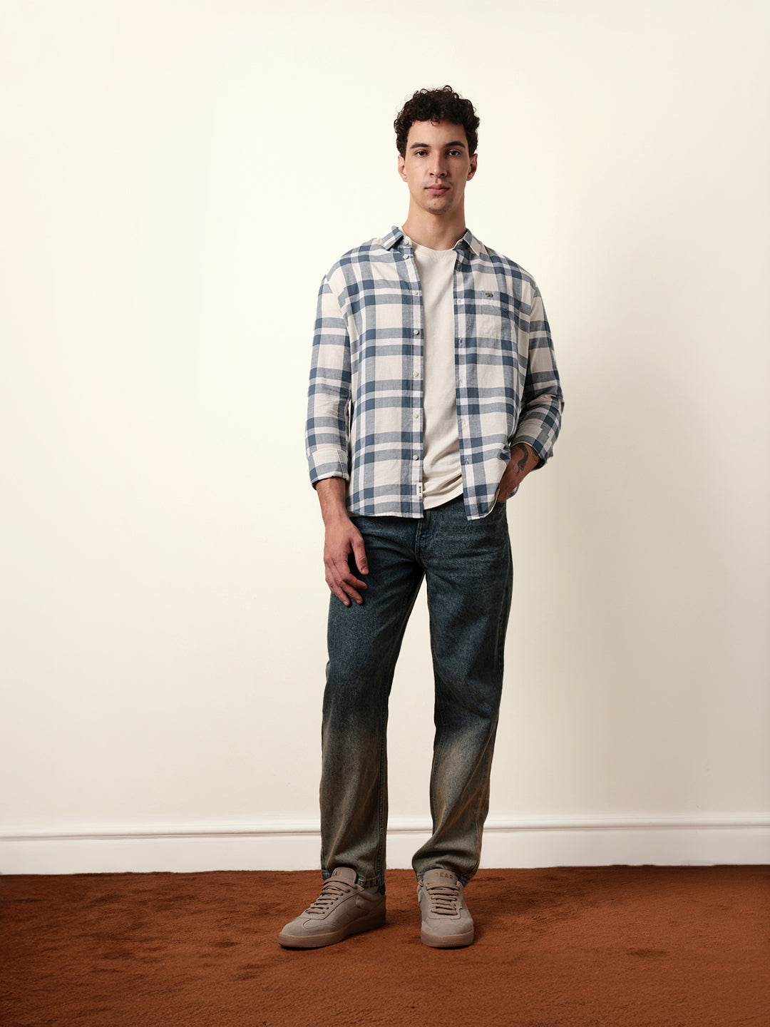 Men Checked Casual Full-Sleeve Shirt