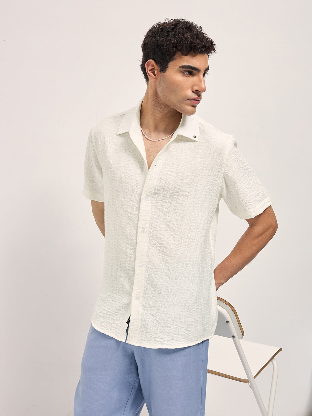 Men White Crinkled Textured Regular Fit Half-Sleeve Casual Shirt