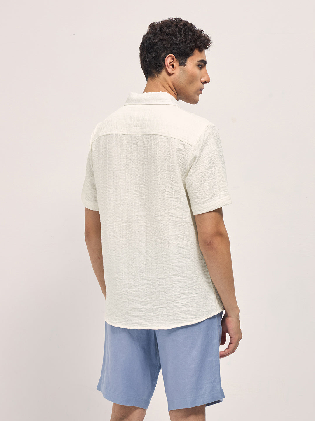 Men White Crinkled Textured Regular Fit Half-Sleeve Casual Shirt