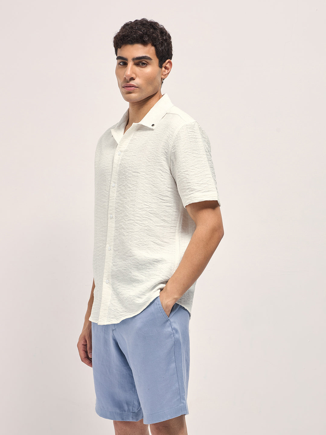 Men White Crinkled Textured Regular Fit Half-Sleeve Casual Shirt