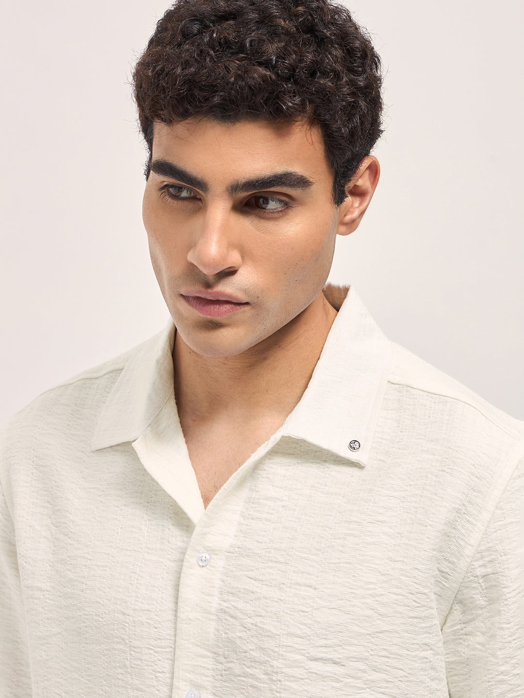 Men White Crinkled Textured Regular Fit Half-Sleeve Casual Shirt