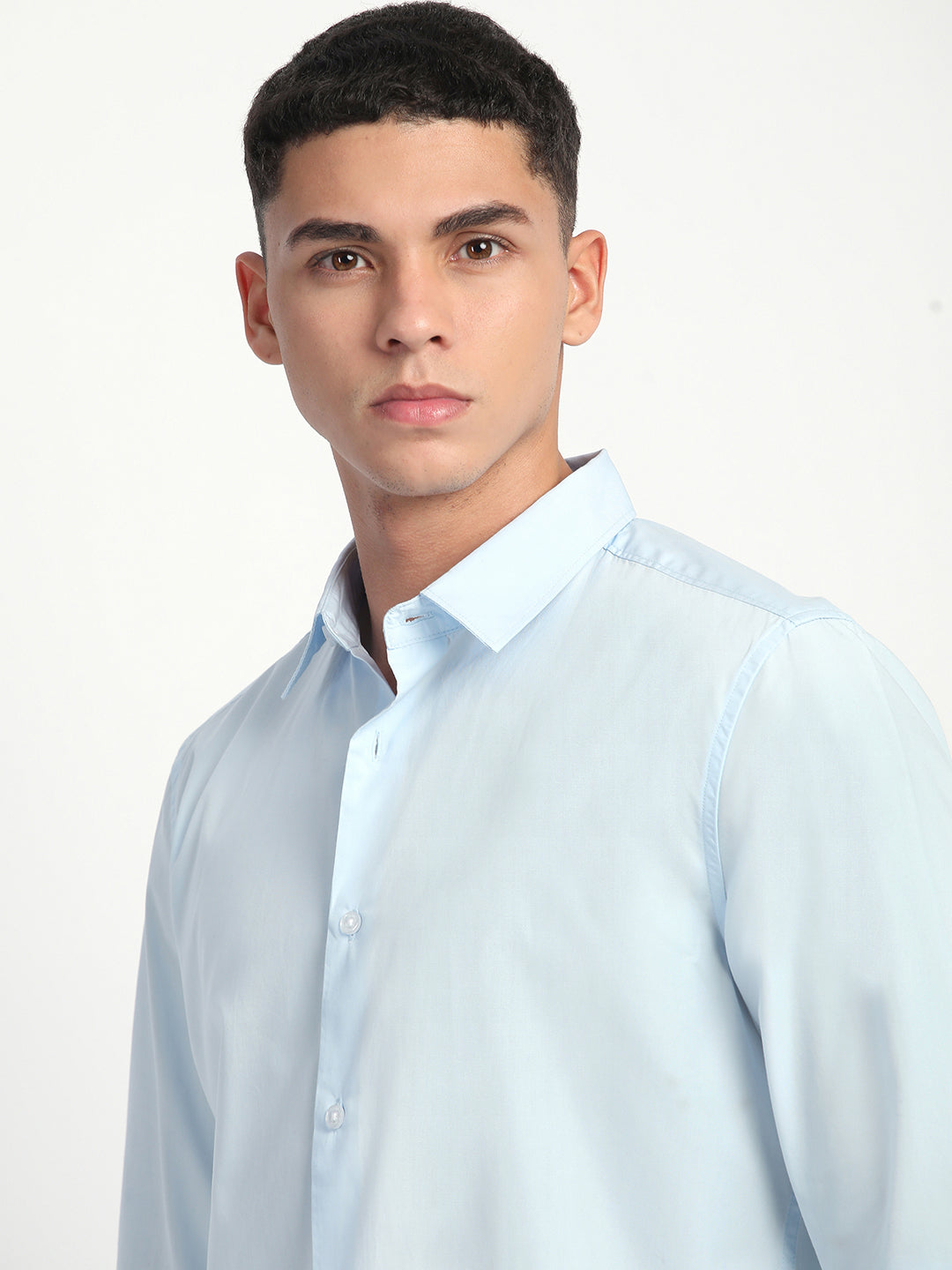 Men Blue Solid Slim Fit Casual Shirt