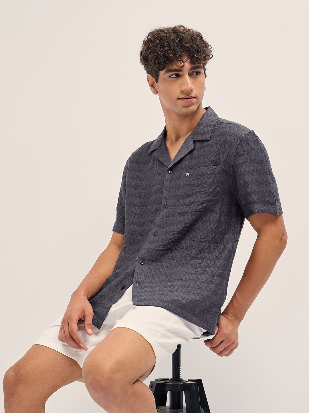 Men Grey Zigzag Textured Weave Relaxed Fit Half Sleeve Casual Shirt