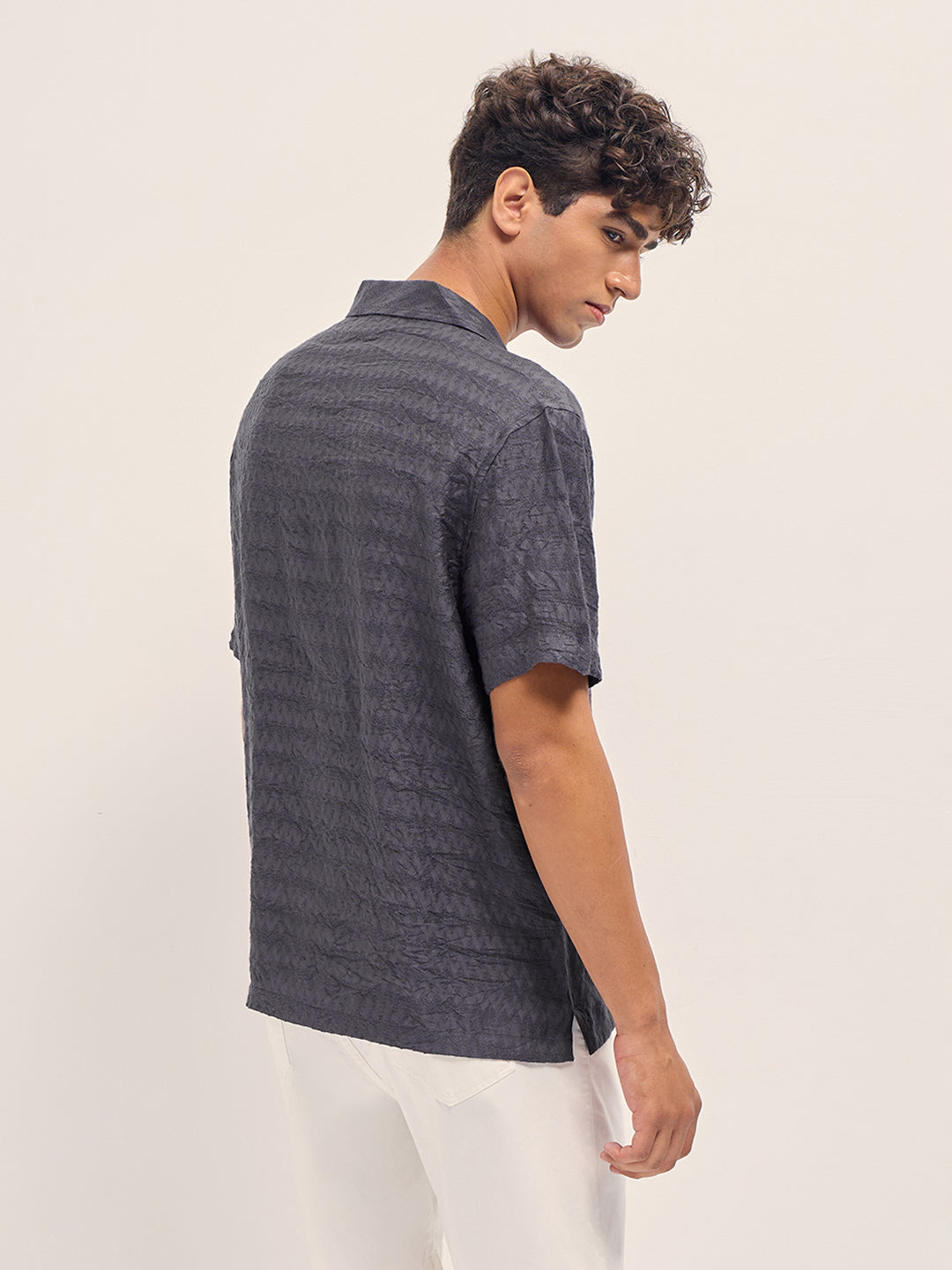 Men Grey Zigzag Textured Weave Relaxed Fit Half Sleeve Casual Shirt