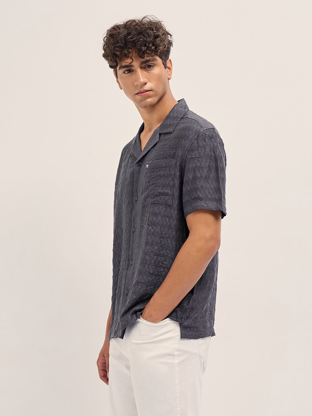 Men Grey Zigzag Textured Weave Relaxed Fit Half Sleeve Casual Shirt