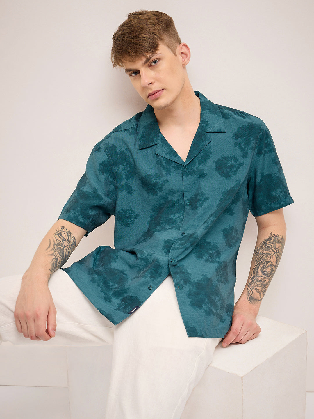 Men Blue Abstract Print Regular Fit Casual Shirt
