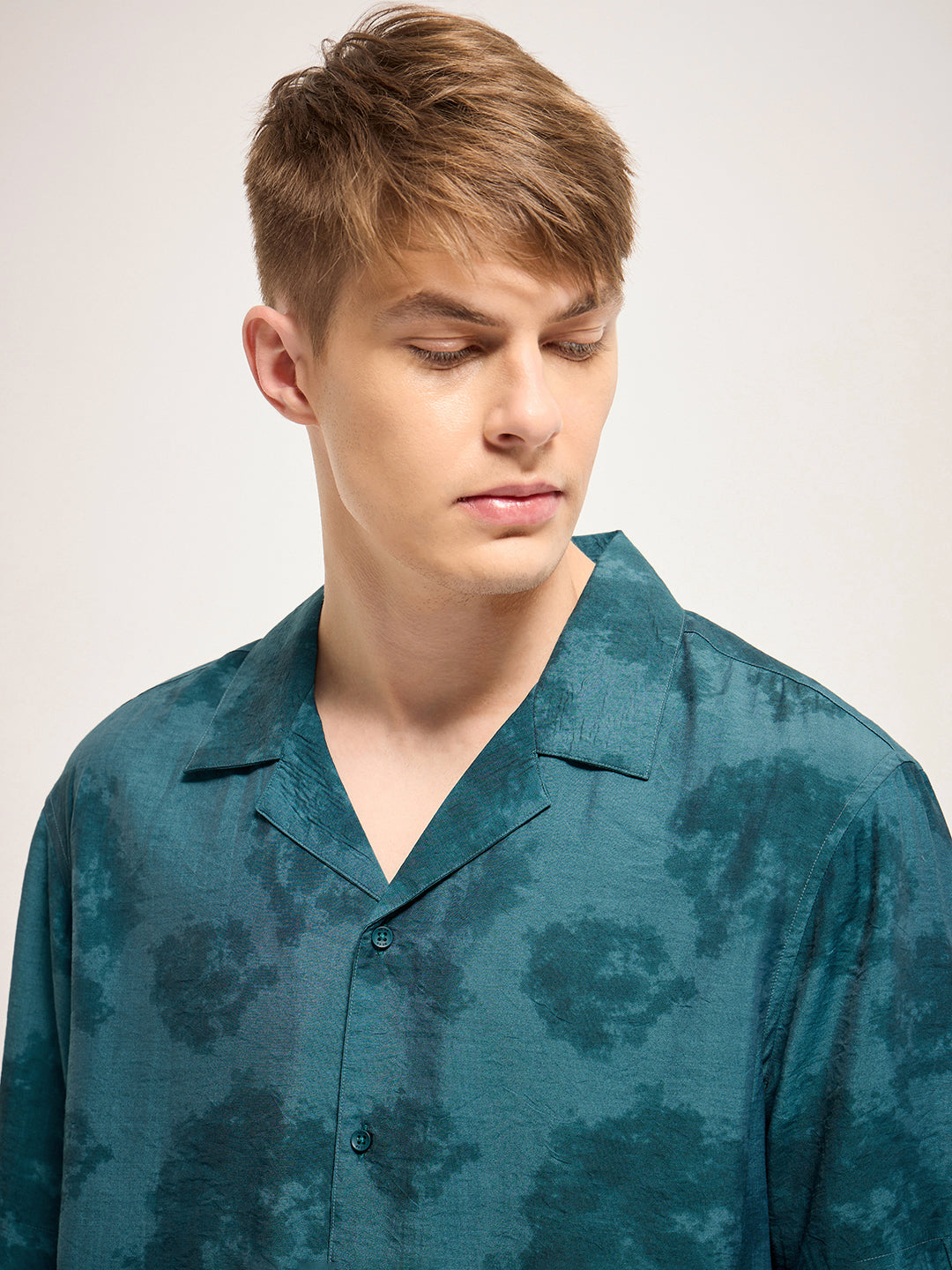 Men Blue Abstract Print Regular Fit Casual Shirt