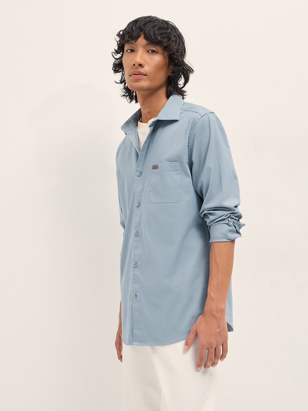 Men Blue Cotton Blend Solid Slim Fit Casual Shirt