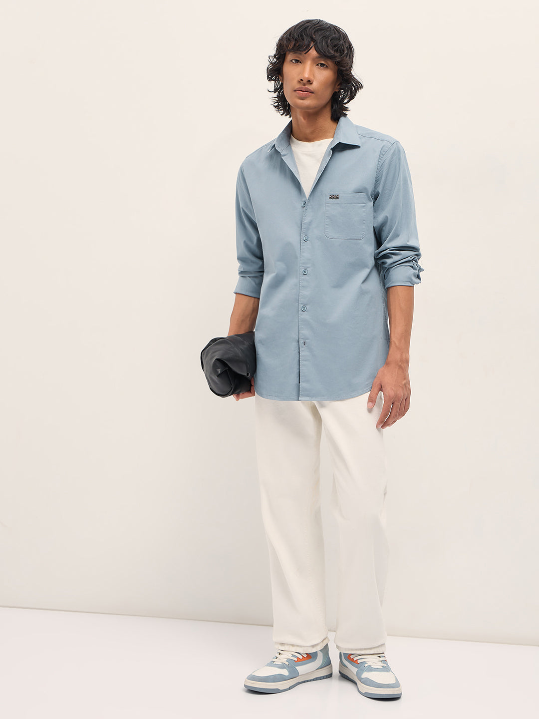 Men Blue Cotton Blend Solid Slim Fit Casual Shirt