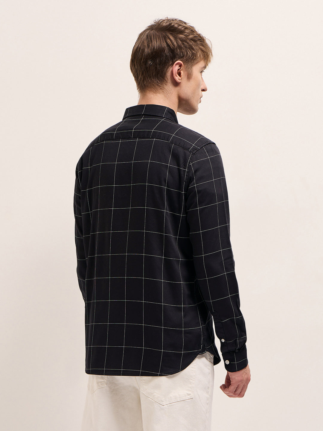 Men Black Checked Slim Fit Casual Shirt