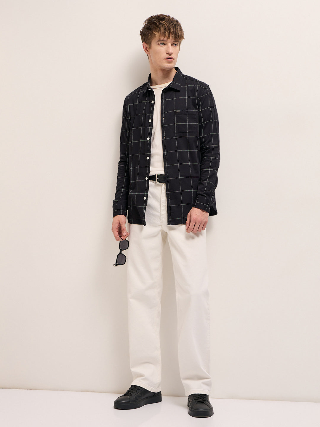 Men Black Checked Slim Fit Casual Shirt