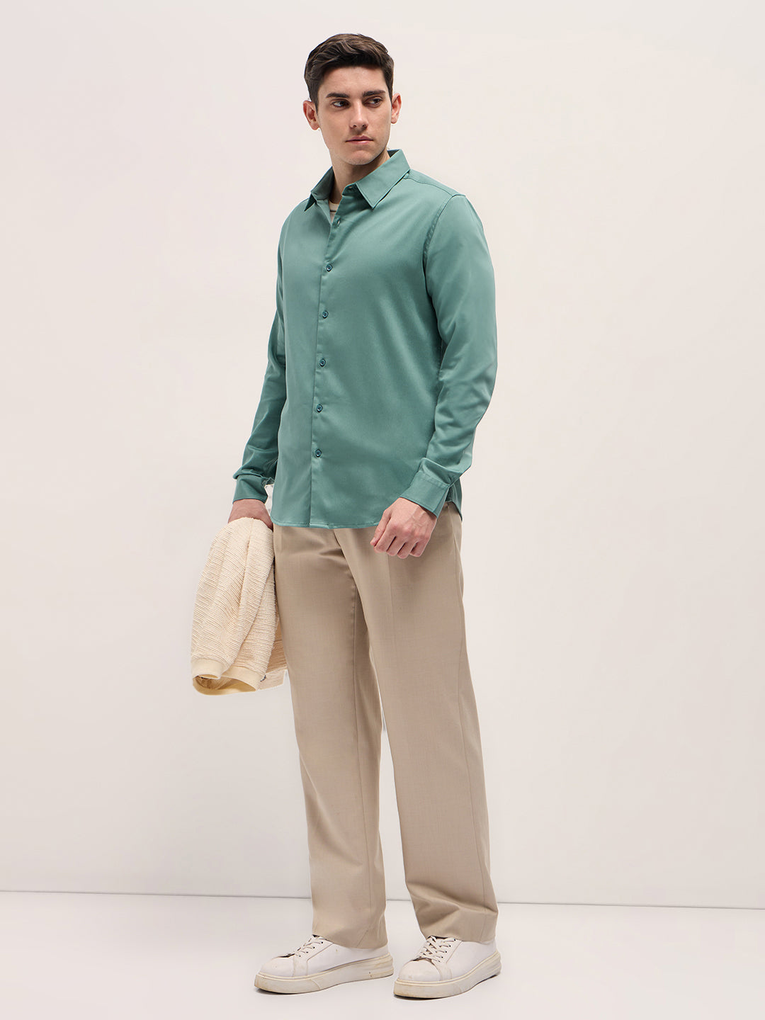 Men Green Solid Slim Fit Casual Shirt