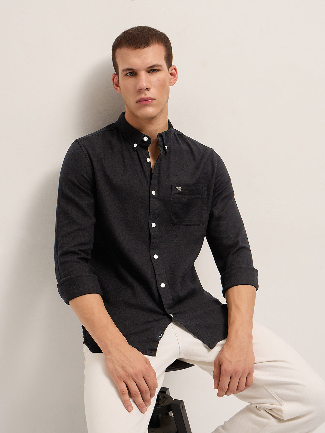 Men Black Solid Slim Fit Cotton Casual Shirt