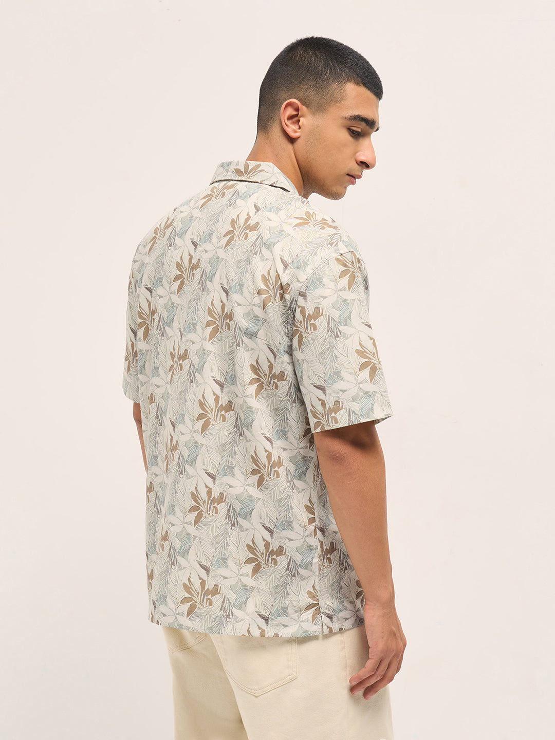 Men Multicolor Tropical Leaf Print Oversized Fit Half Sleeve Shirt