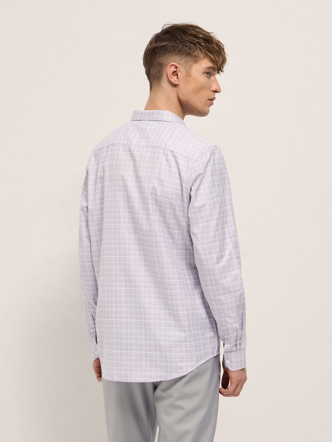 Men Light Purple Checked Tailored Fit Formal Shirt.