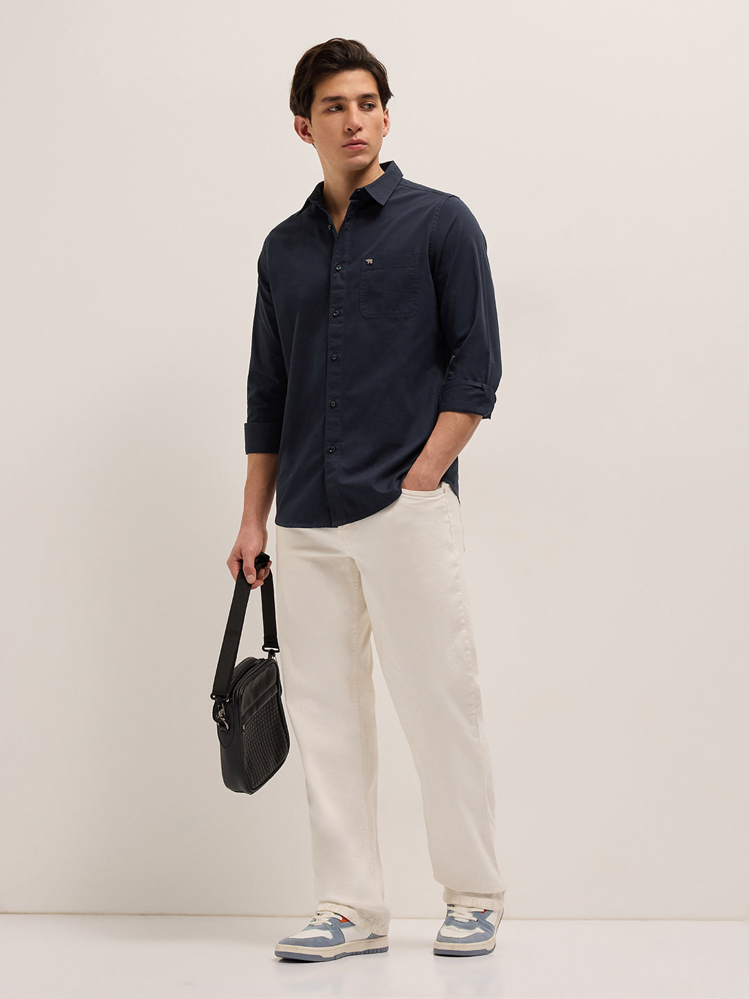Men Navy Blue Cotton Solid Slim Fit Casual Shirt