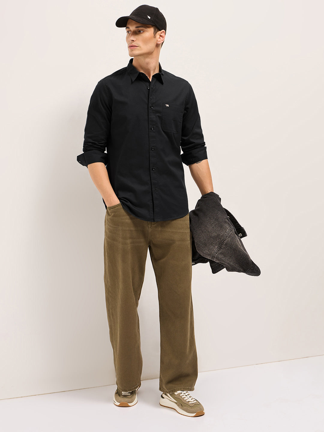 Men Black Cotton Solid Slim Fit Casual Shirt