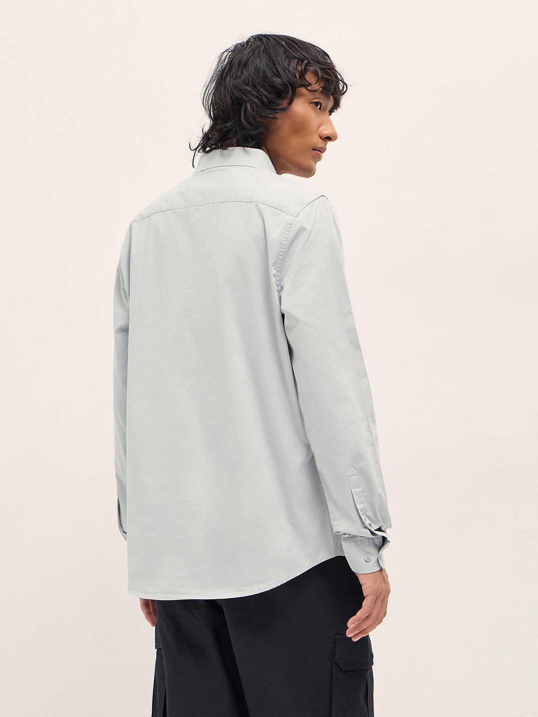 Men Light Grey Cotton Blend Solid Slim Fit Casual Shirt