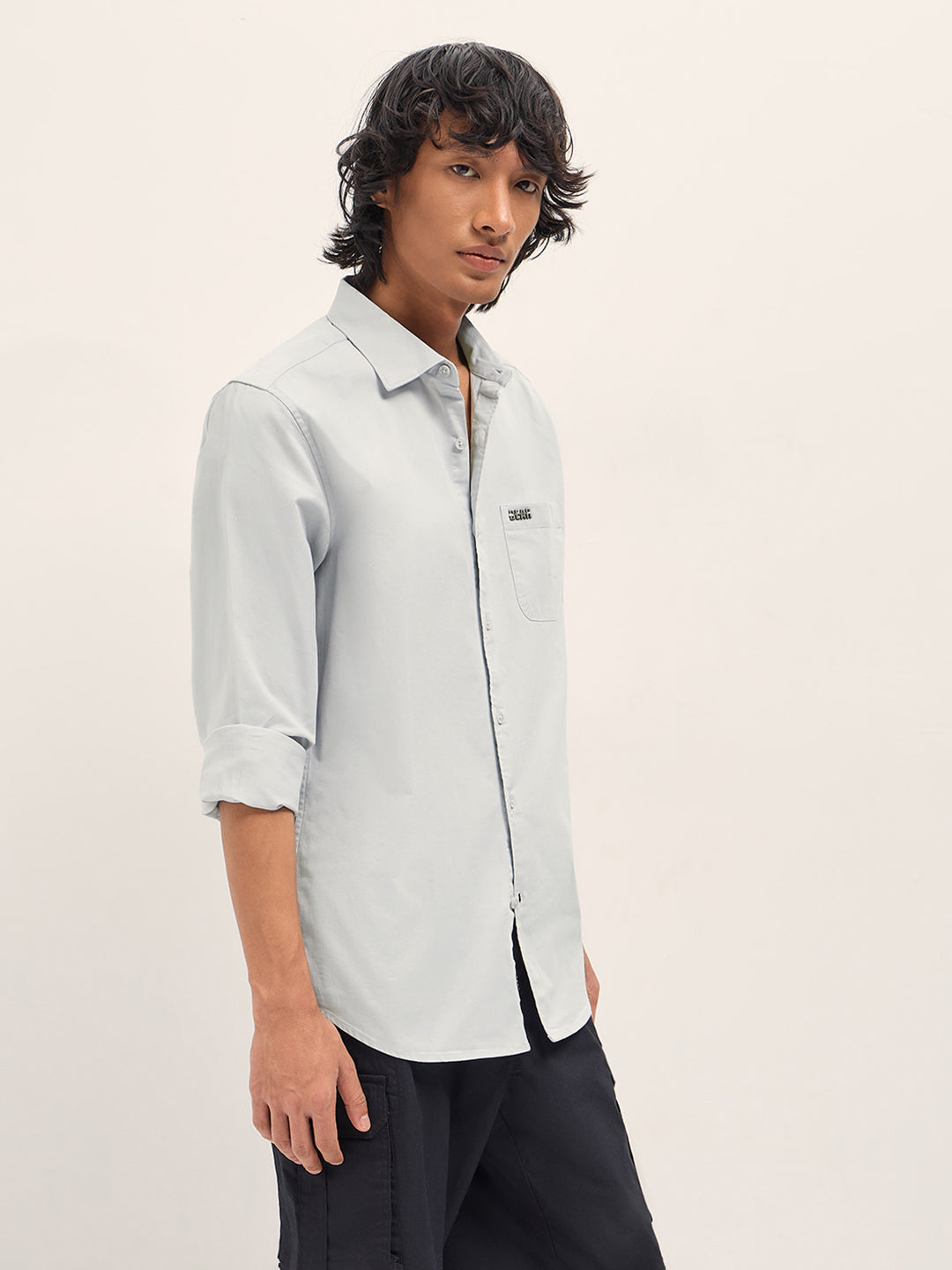 Men Light Grey Cotton Blend Solid Slim Fit Casual Shirt