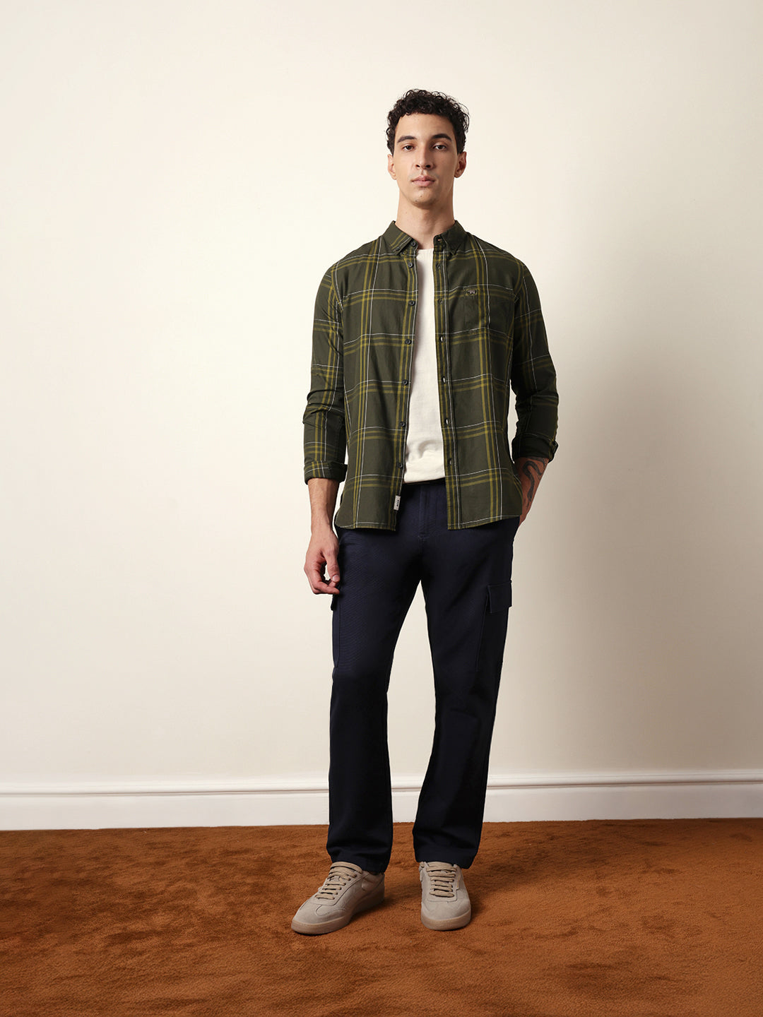 Men Modern Fit Casual Shirt
