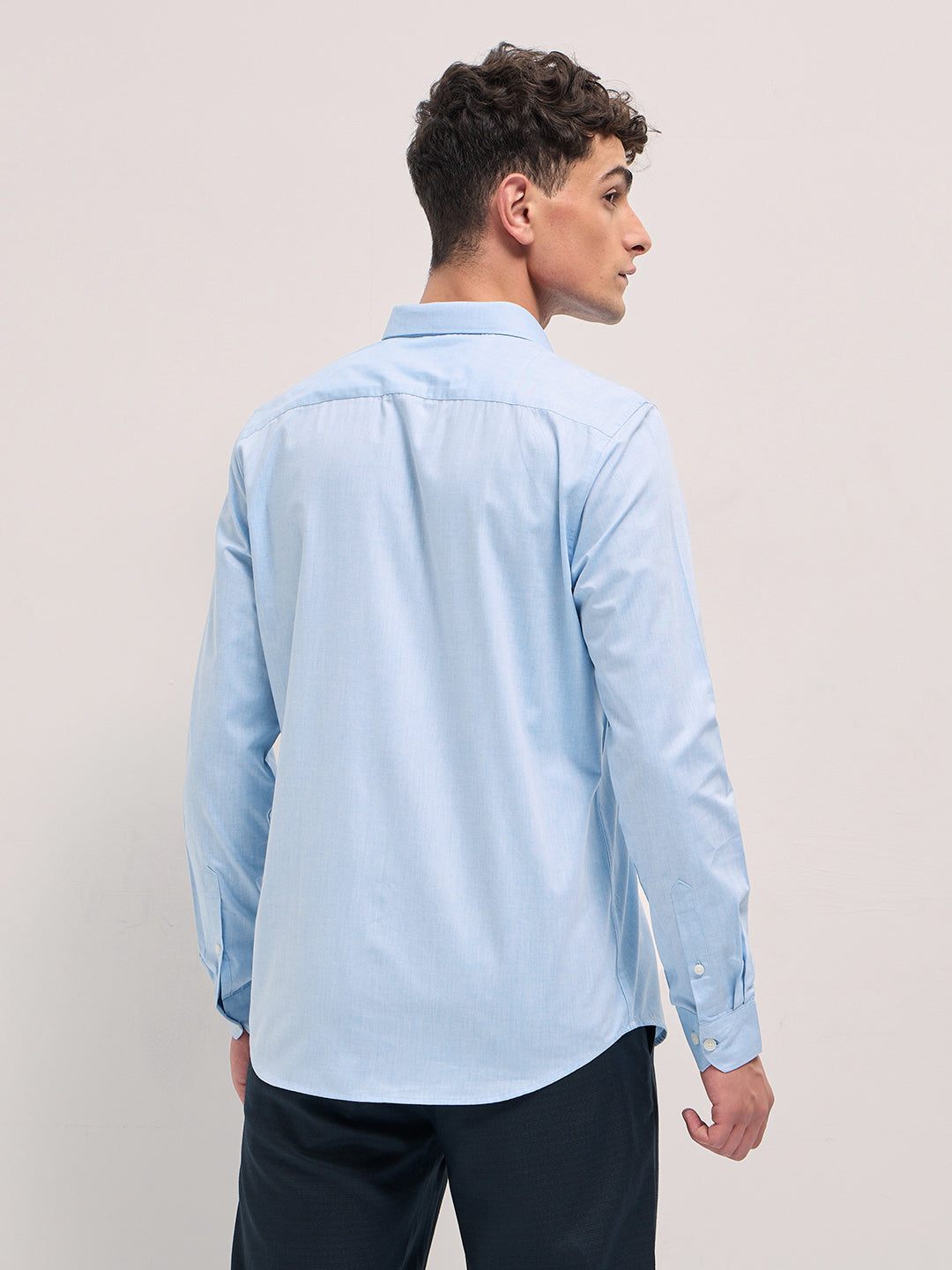 Men Blue Solid Tailored Fit Polyester Blend Formal Shirt