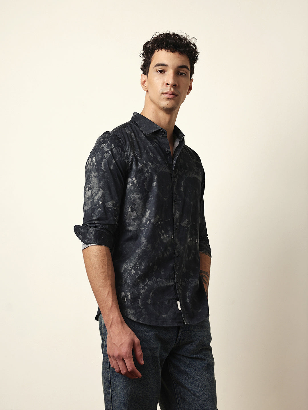 Men Modern Fit Casual Shirt