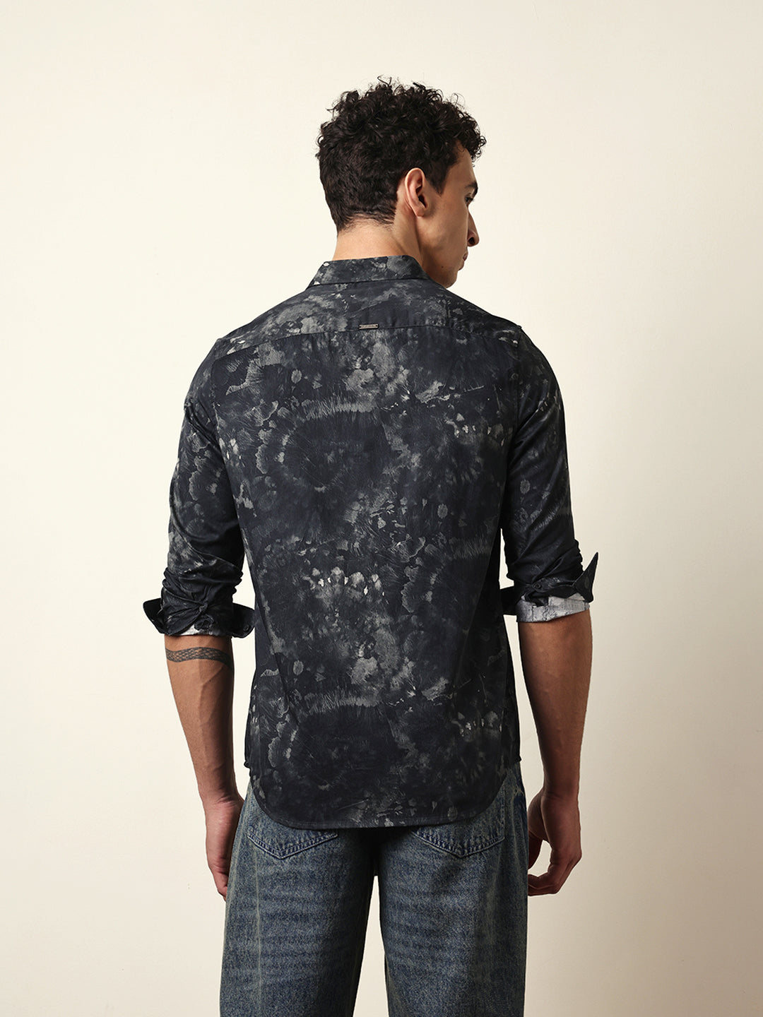 Men Modern Fit Casual Shirt
