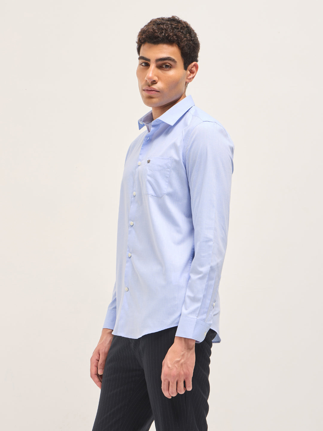 Men Blue Solid Tailored Fit Polyester Blend Formal Shirt