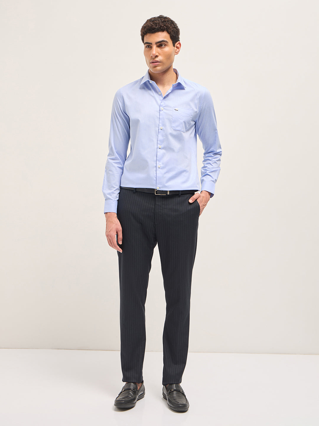 Men Blue Solid Tailored Fit Polyester Blend Formal Shirt