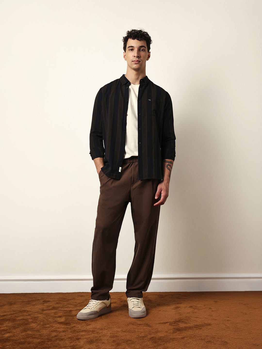 Men Modern Fit Casual Shirt