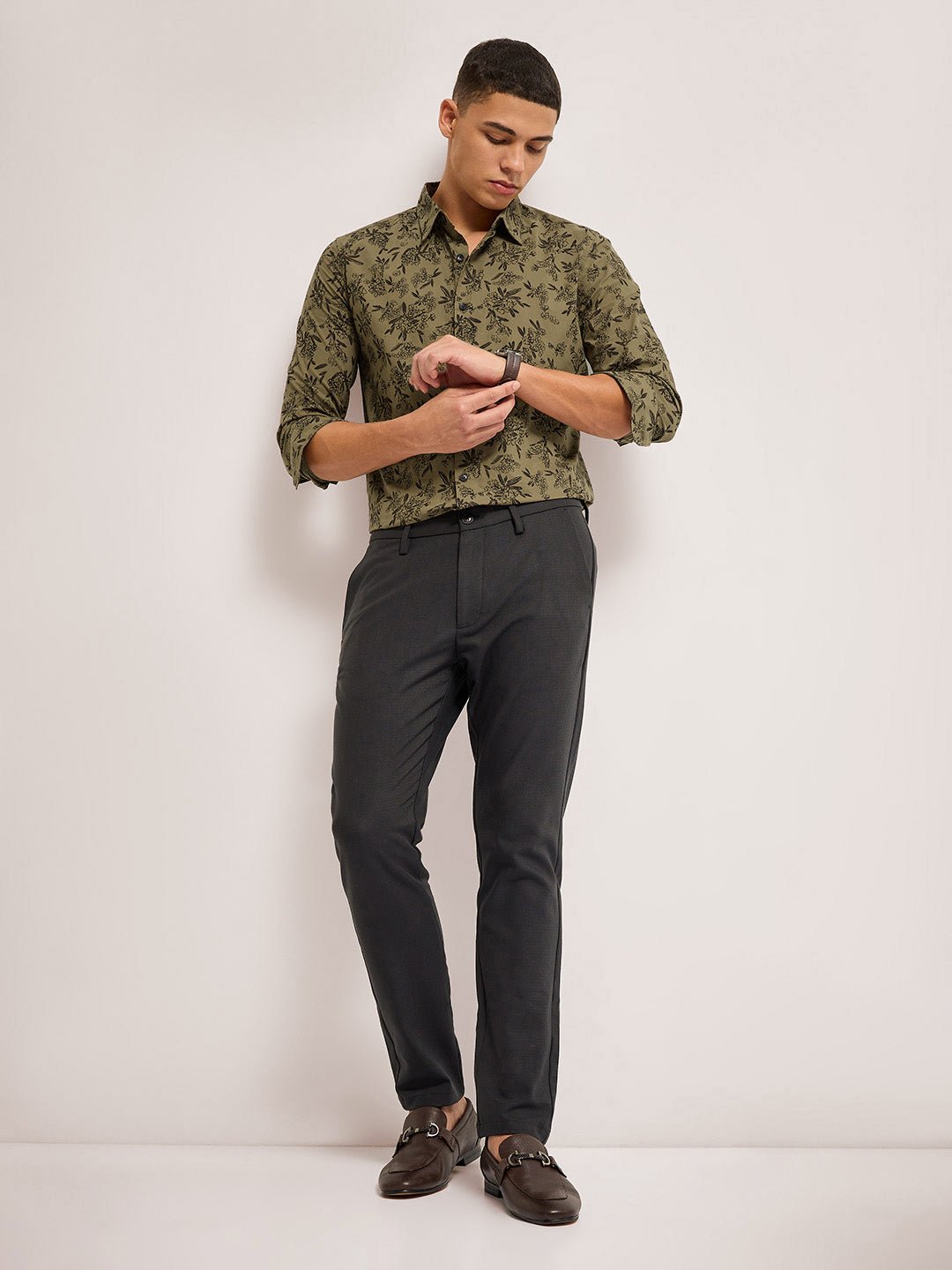 Men Olive Printed Slim Fit Casual Shirt