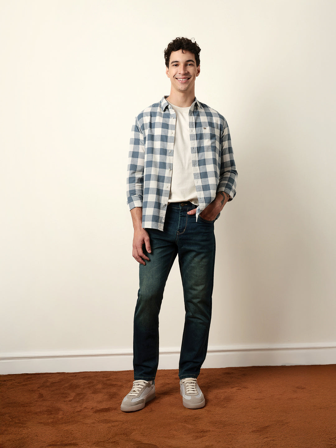 Men Checked Casual Full-Sleeve Shirt