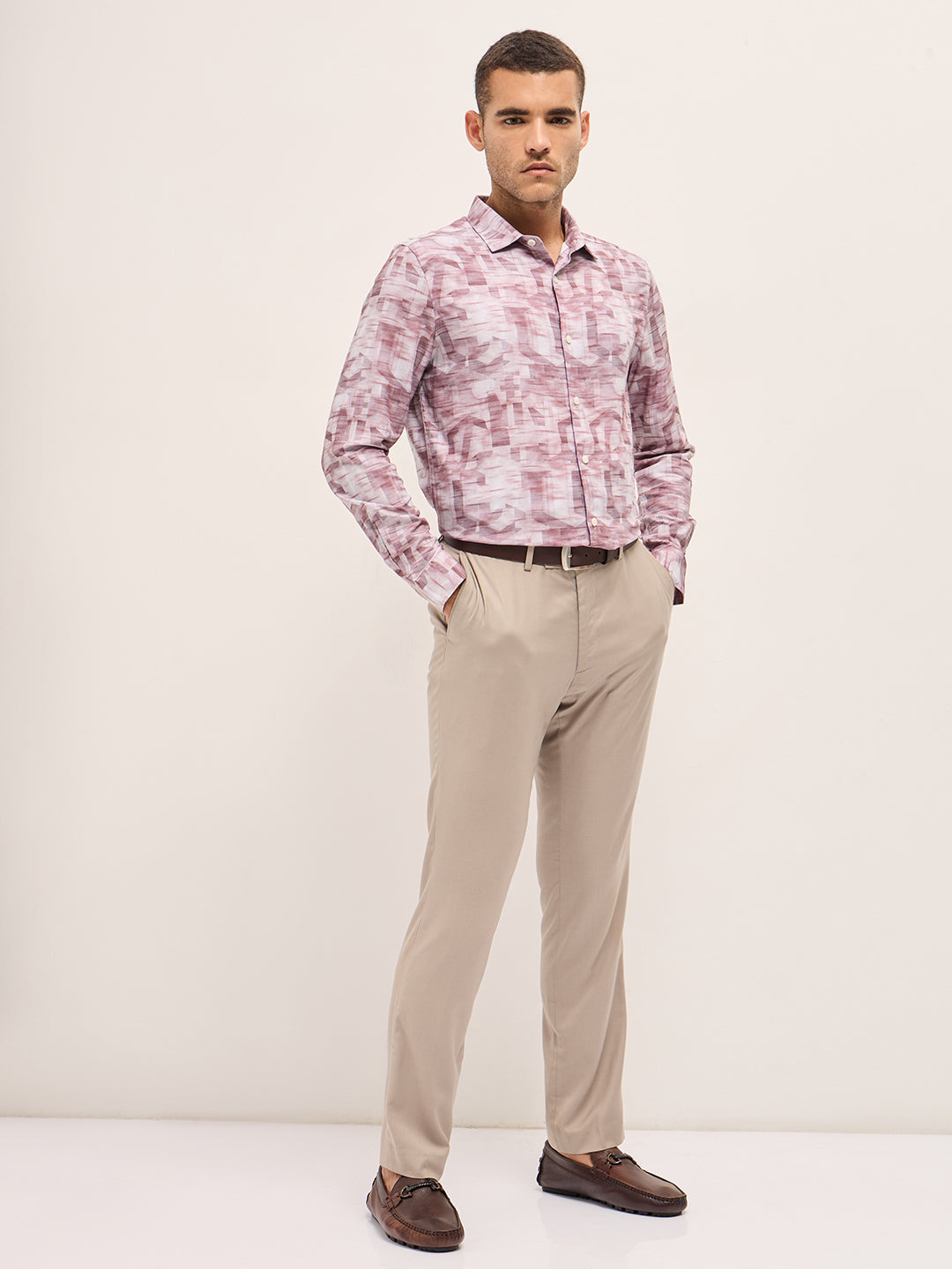 Men Pink Abstract Geometric print Tailored Fit Formal Shirt