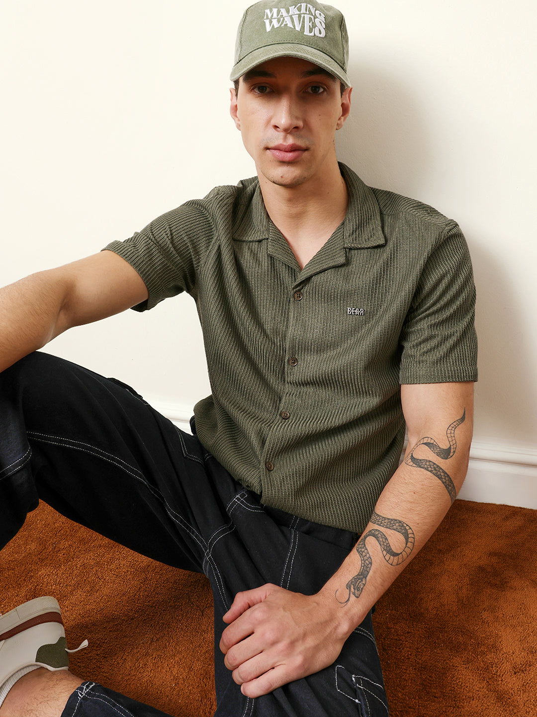 Men Solid Casual Half-Sleeve Shirt
