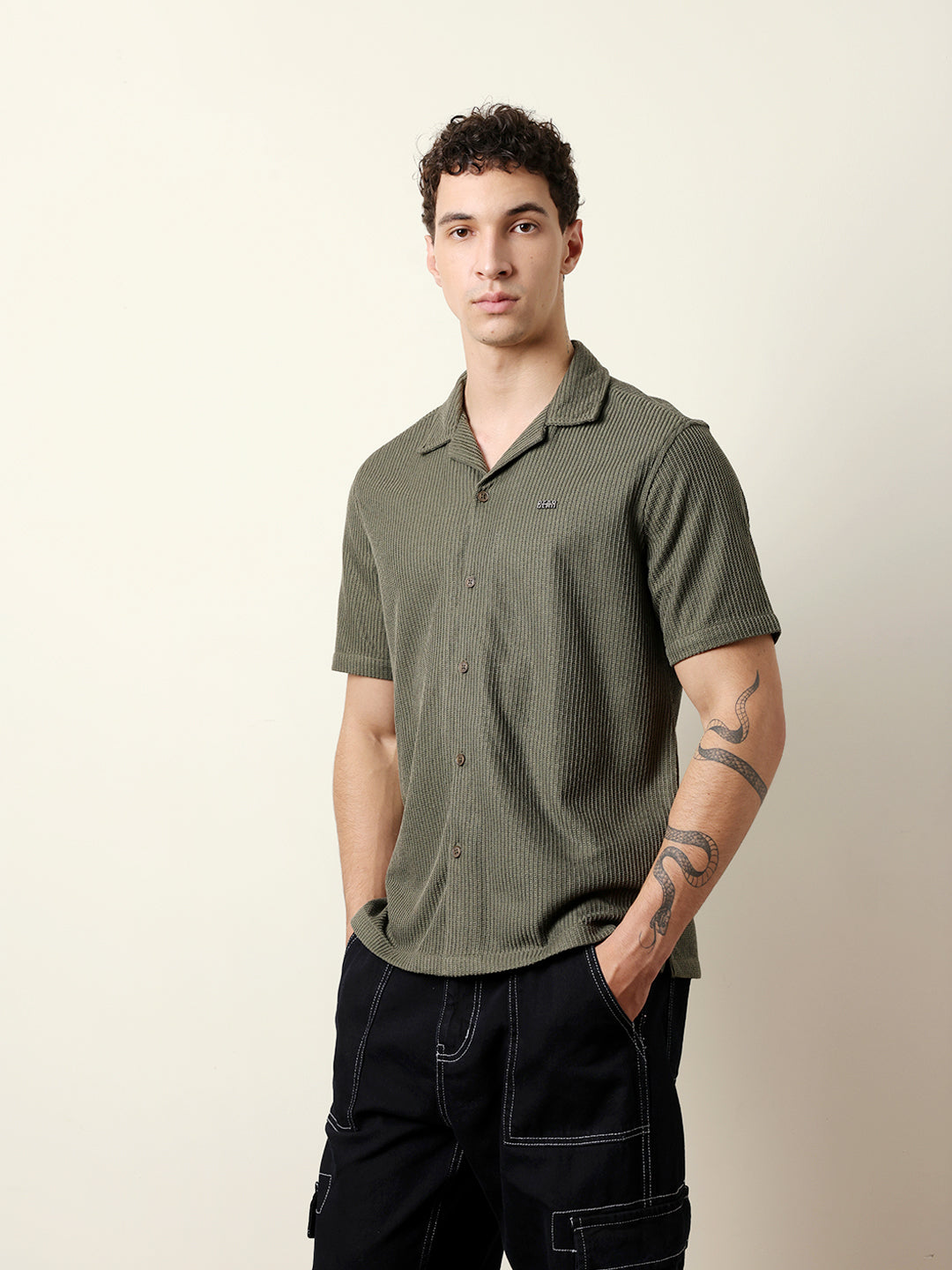 Men Solid Casual Half-Sleeve Shirt
